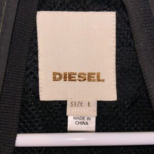 Diesel size large men’s lightweight jacket black.